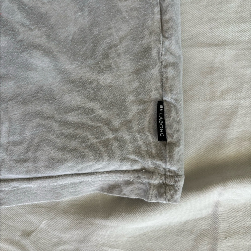 Billabong old school t-shirt - Short Sleve with Tropical Design - Picture 3 of 5